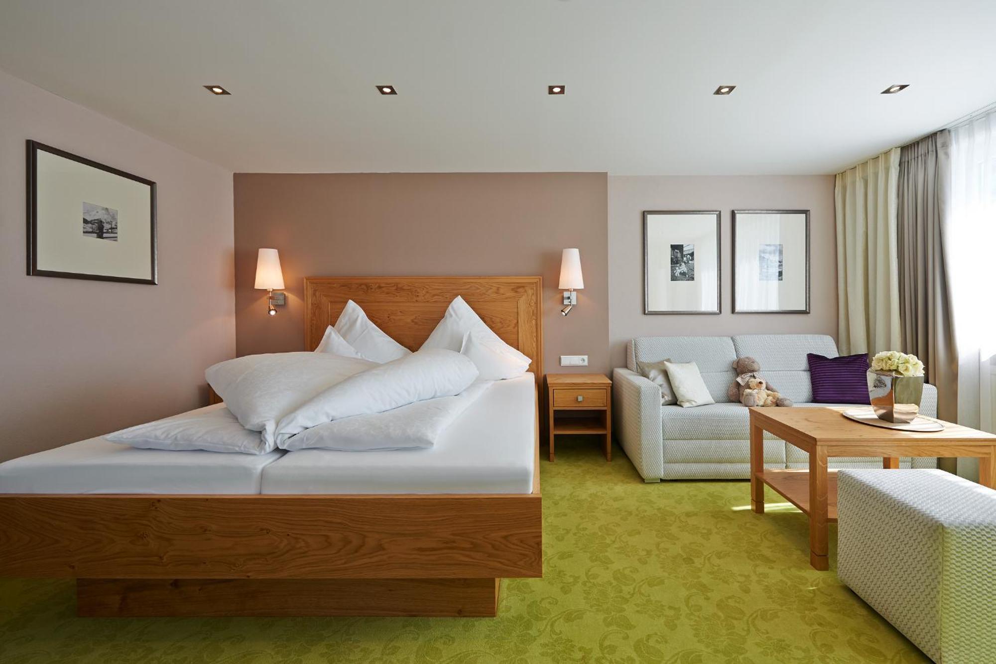 Hotel Restaurant Formarin Oberlech Luaran gambar