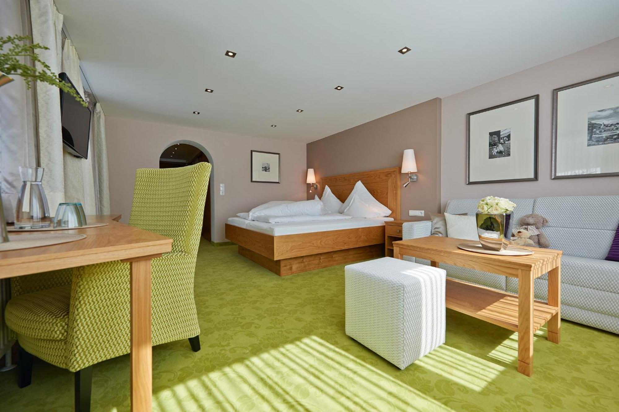Hotel Restaurant Formarin Oberlech Bilik gambar