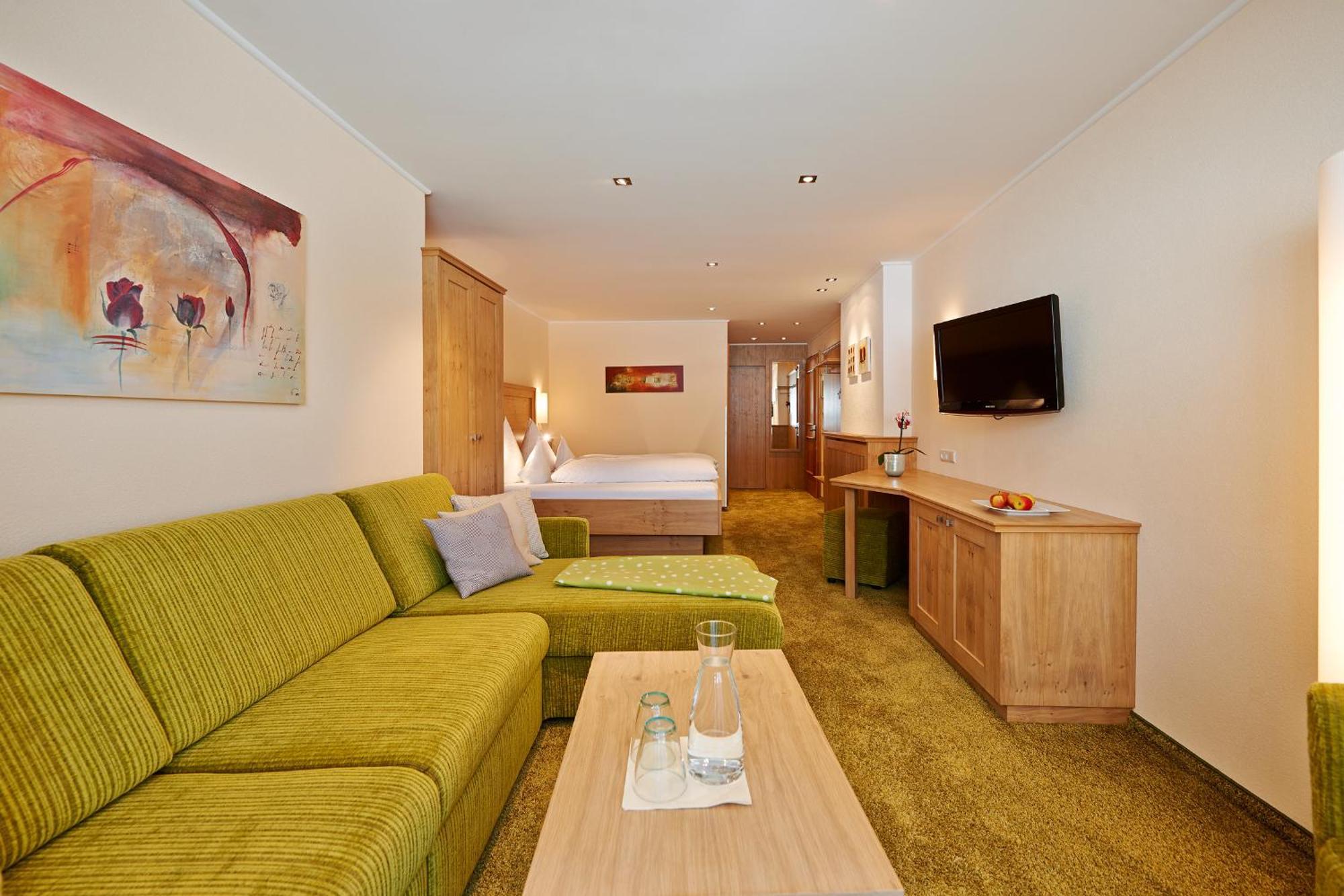 Hotel Restaurant Formarin Oberlech Bilik gambar