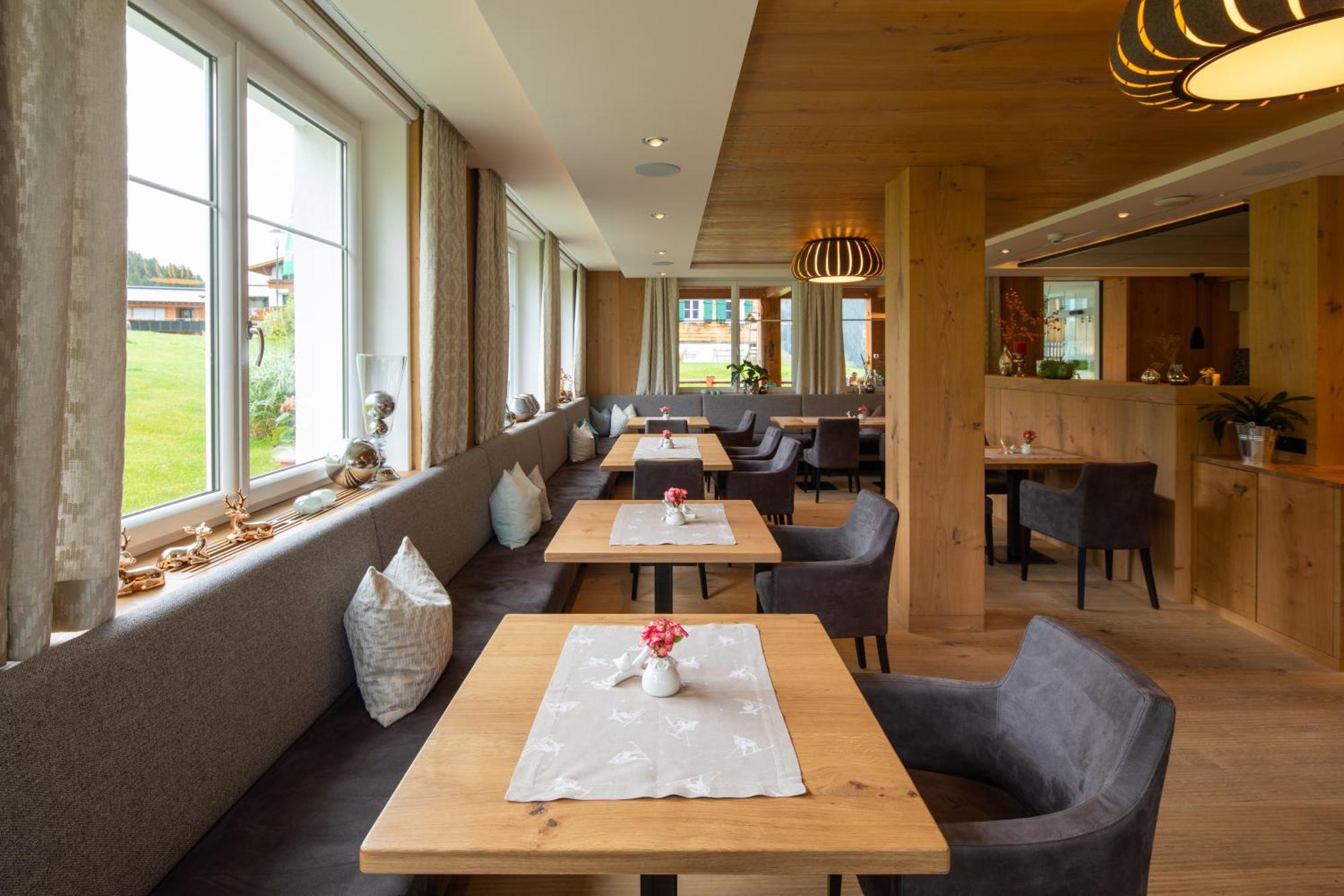 Hotel Restaurant Formarin Oberlech Luaran gambar